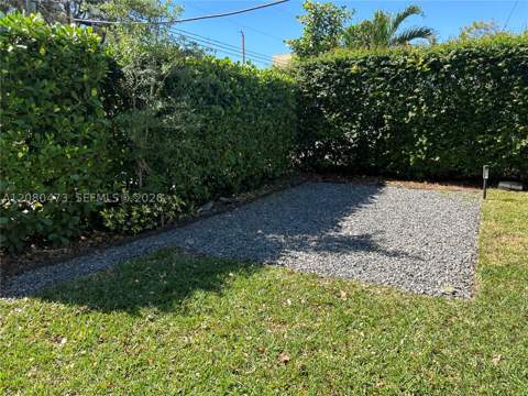 5495 SW 68th Ave, Miami FL - photo 7 of 9