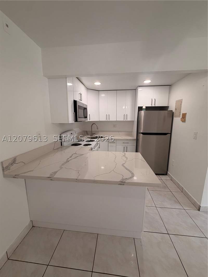 1 bedroom Condominium at 4715 NW 7th St 108-2, Sunset Villas Condo, Miami — photo 3