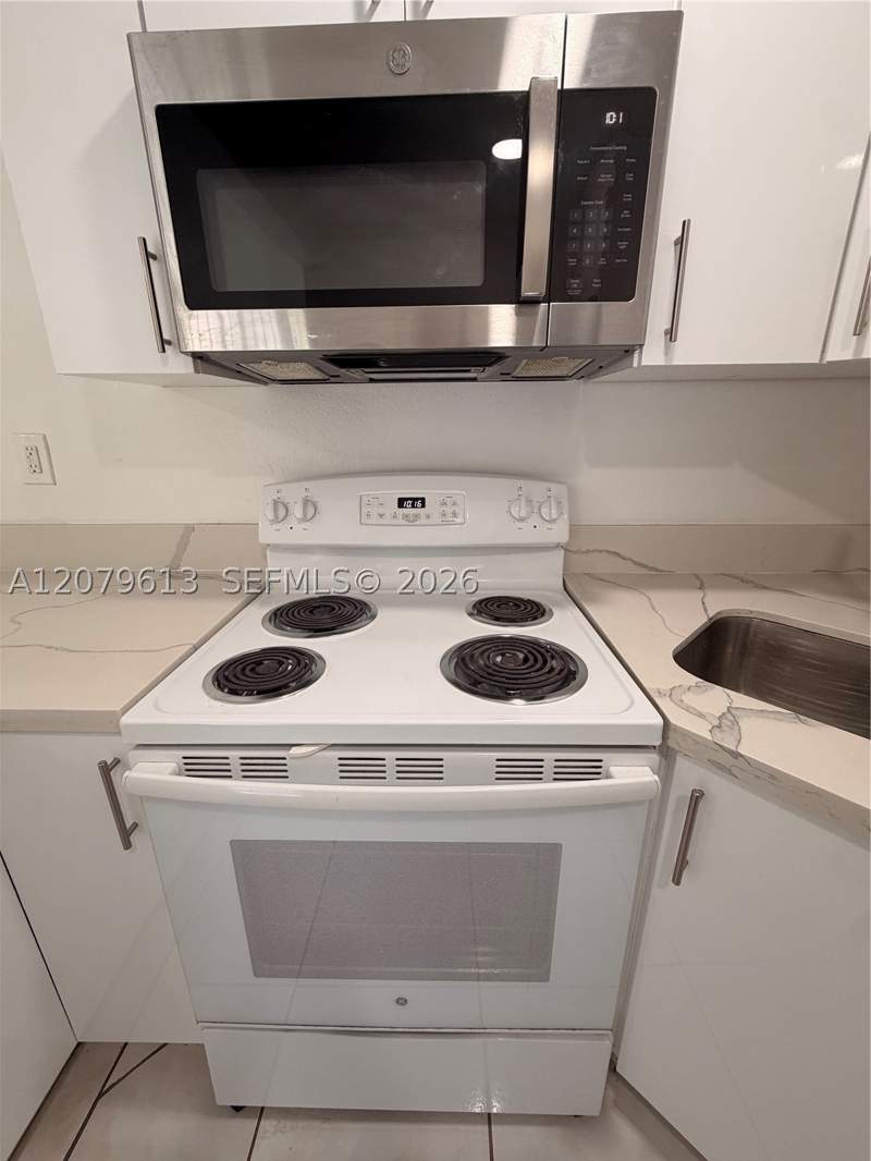 1 bedroom Condominium at 4715 NW 7th St 108-2, Sunset Villas Condo, Miami — photo 4