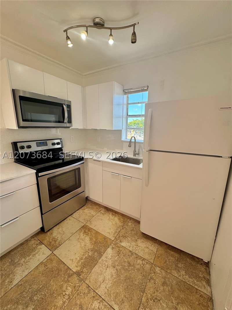 2 bedroom Condominium at 1020 SW 7 th 9, Havana Sun Condo, Miami — photo 1