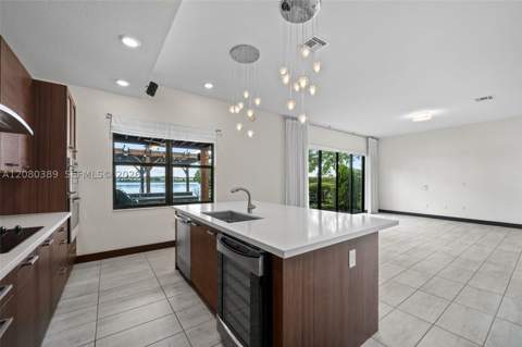 15742 NW 88th Ave, Miami Lakes FL - photo 16 of 55