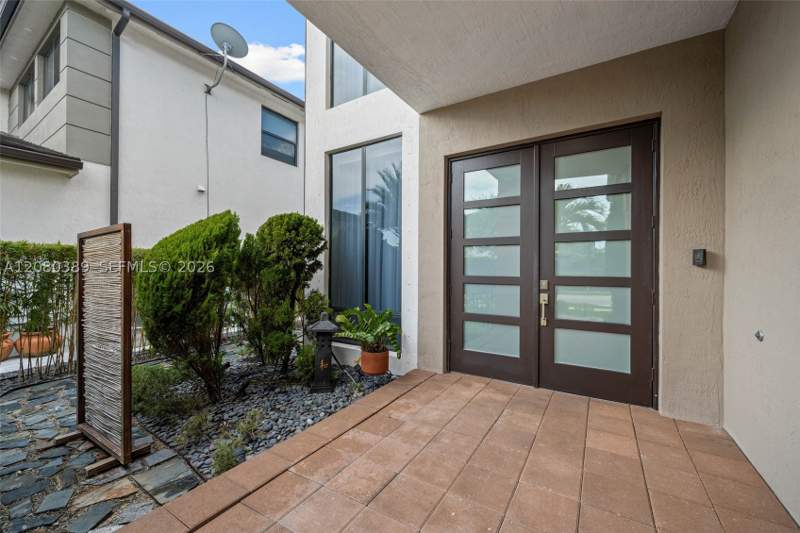 4 bedroom SingleFamilyResidence at 15742 NW 88th Ave, Dunnwoody Lake, Miami Lakes — photo 4