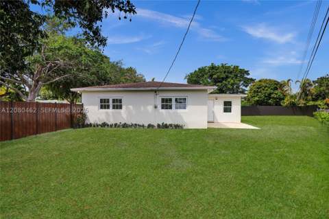 2125 Alamanda Dr, North Miami FL - photo 11 of 46