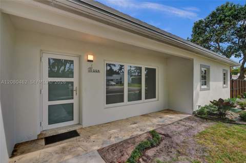 2125 Alamanda Dr, North Miami FL - photo 14 of 46