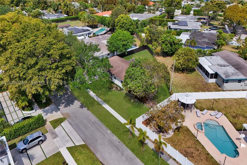 3 bedroom SingleFamilyResidence at 2125 Alamanda Dr, Keystone Point Sec 3, North Miami — photo 2