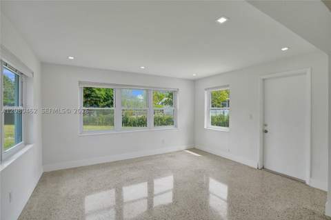 2125 Alamanda Dr, North Miami FL - photo 24 of 46