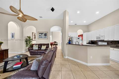 7548 SW 189th St, Cutler Bay FL - photo 18 of 72