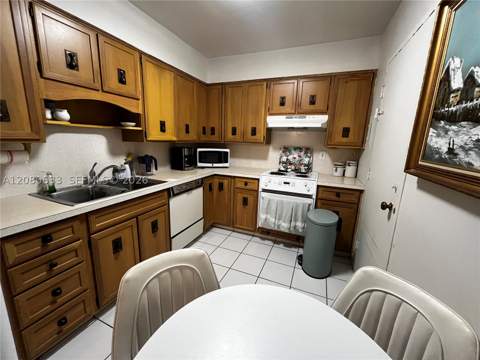 9225 Collins Ave 1003, Surfside FL - photo 12 of 13