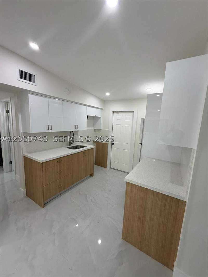 4 bedroom SingleFamilyResidence at 2324 Service Rd, Magnolia Gardens Consolid, Opa Locka — photo 3