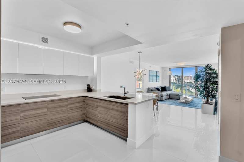 3 bedroom Condominium at 300 Sunny Isles Blvd 4-805, Parque Towers Condo, Sunny Isles Beach — photo 1