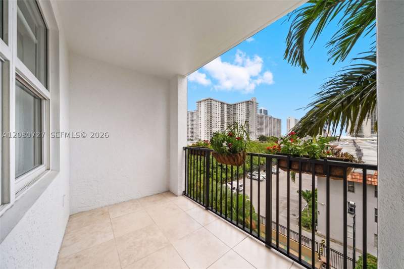 2 bedroom Condominium at 17150 N Bay Rd 2516, Porto Bellagio Condo, Sunny Isles Beach — photo 3