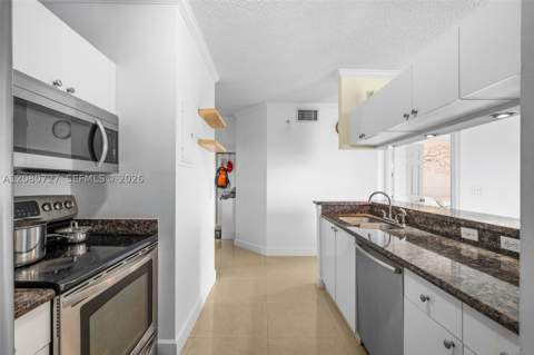 17150 N Bay Rd 2516, Sunny Isles Beach FL - photo 6 of 40