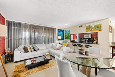 7100 SW 112th Ave, Miami FL - photo 7 of 41