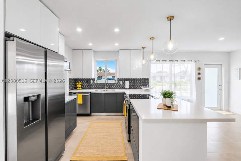 3 bedroom SingleFamilyResidence at 9900 SW 87th St, Heftler Homes Sunset Park, Miami — photo 5