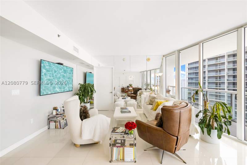 2 bedroom Condominium at 495 Brickell Ave 4704, Icon Brickell No Two, Miami — photo 5