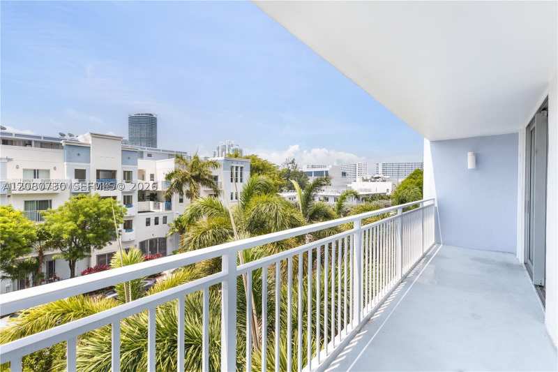 1 bedroom Condominium at 1045 10th St 402, The Park Gardens Condo, Miami Beach — photo 1