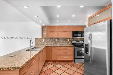 1045 10th St 402, Miami Beach FL - photo 6 of 25