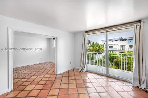 1045 10th St 402, Miami Beach FL - photo 7 of 25