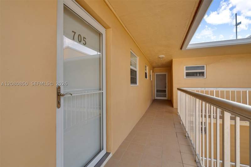 1 bedroom Condominium at 730 Pennsylvania Ave 705, Penn Terrace Towers Condo, Miami Beach — photo 3