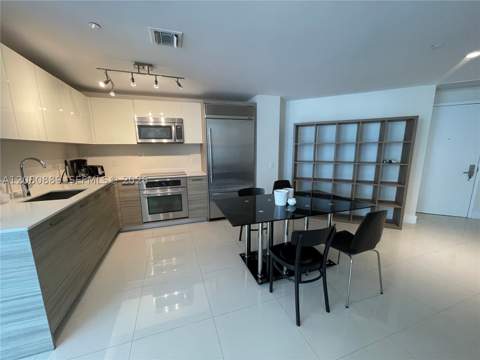 1300 Brickell Bay Dr 2010, Miami FL - photo 9 of 25