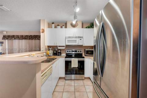 8554 SW 163rd Pl, Miami FL - photo 12 of 29