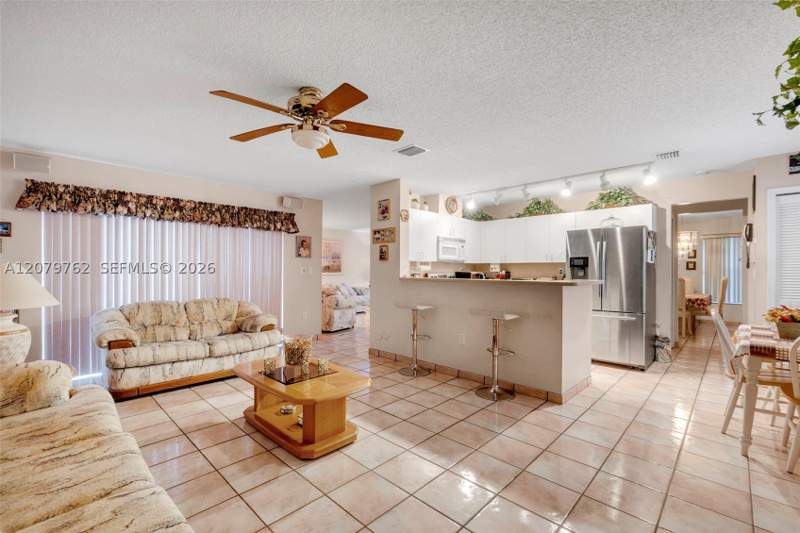 4 bedroom SingleFamilyResidence at 8554 SW 163rd Pl, Lago Mar West, Miami — photo 4