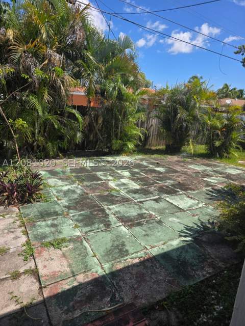 921 NE 163rd St, North Miami Beach FL - photo 11 of 11