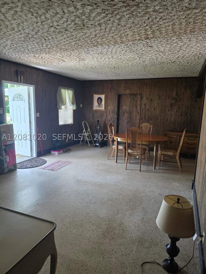 2 bedroom SingleFamilyResidence at 921 NE 163rd St, Carl Byoir, North Miami Beach — photo 3