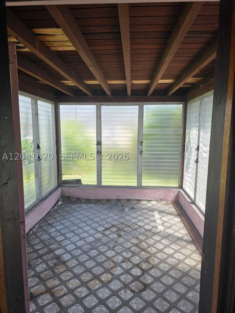 2 bedroom SingleFamilyResidence at 921 NE 163rd St, Carl Byoir, North Miami Beach — photo 5