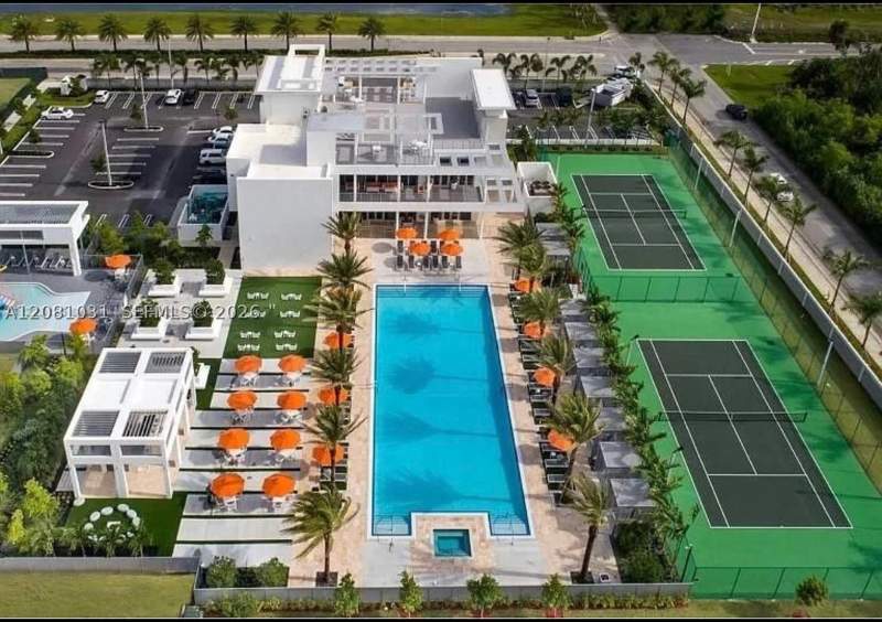 3 bedroom Condominium at 10229 NW 64th Ter 303, Landmark At Doral Condo N, Doral — photo 2