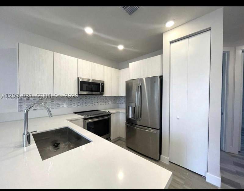 3 bedroom Condominium at 10229 NW 64th Ter 303, Landmark At Doral Condo N, Doral — photo 4
