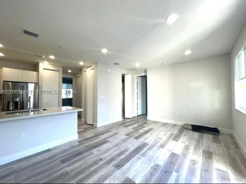 10229 NW 64th Ter 303, Doral FL - photo 7 of 23