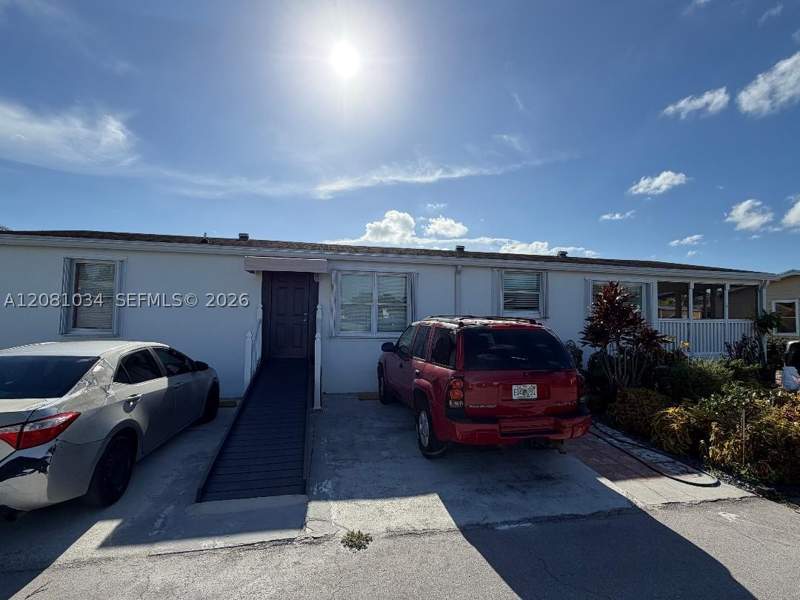 3 bedroom Condominium at 19800 SW 180th Ave unit 569, Americana Village Condo, Miami — photo 2