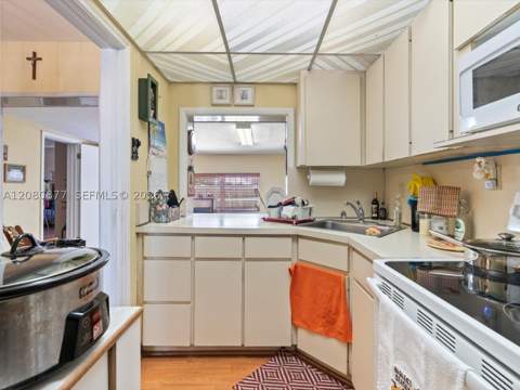 1828 SW 18th St, Miami FL - photo 16 of 54