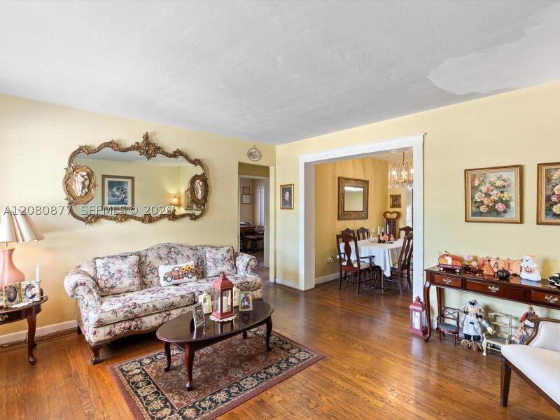 4 bedroom SingleFamilyResidence at 1828 SW 18th St, Durniers Sub Sec 3, Miami — photo 2