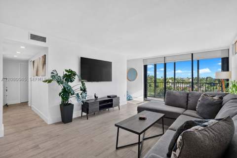 2500 NE 135th St C311, North Miami FL - photo 10 of 59