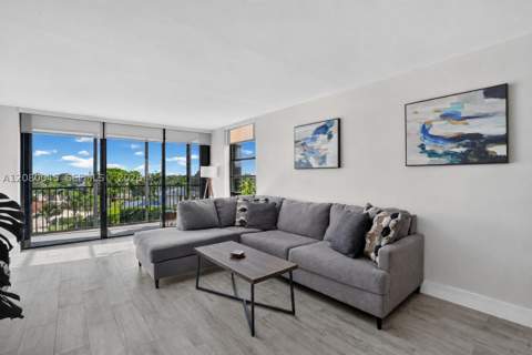 2500 NE 135th St C311, North Miami FL - photo 11 of 59