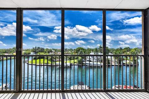 2500 NE 135th St C311, North Miami FL - photo 12 of 59