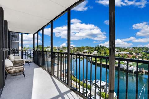 2500 NE 135th St C311, North Miami FL - photo 14 of 59