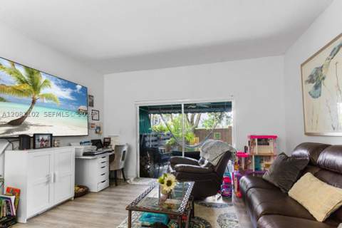 8210 NW 10th St 4, Miami FL - photo 17 of 27