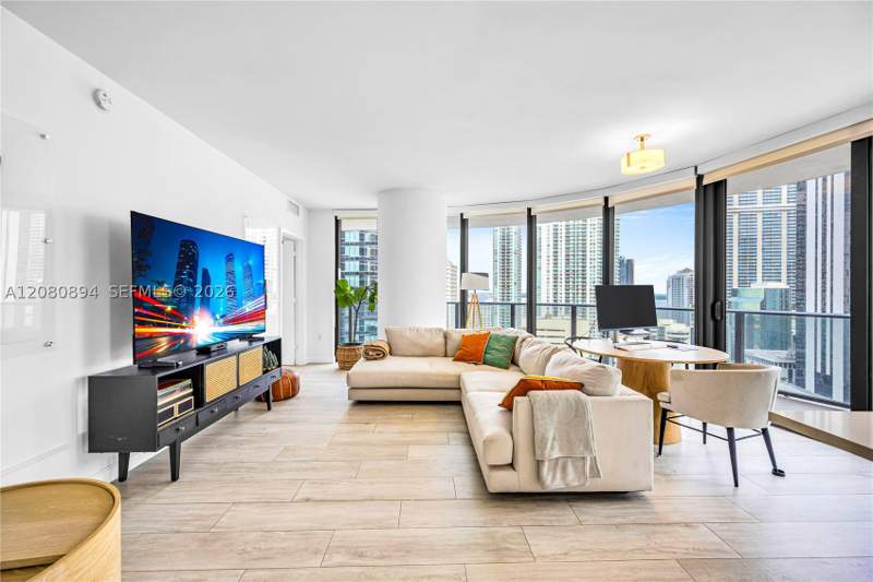 2 bedroom Condominium at 45 SW 9th St 2103, Brickell Heights East Con, Miami — photo 3