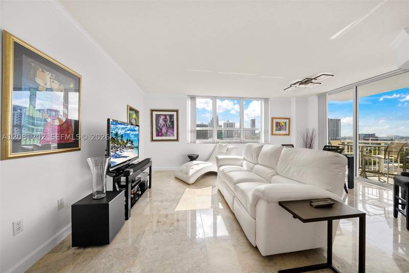 3 bedroom Condominium at 2000 N Bayshore Dr 1502, Cite Condo, Miami — photo 5