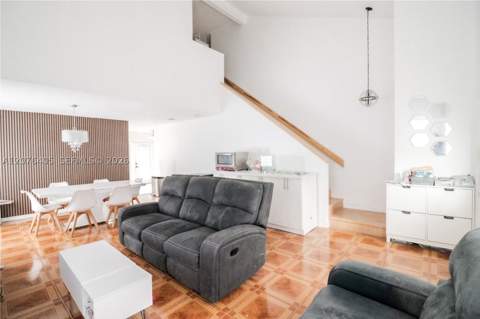 14615 SW 142nd Place Cir, Miami FL - photo 6 of 17