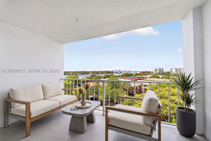 1 bedroom Condominium at 6900 Bay Dr 6B, Stanton House Condo, Miami Beach — photo 2