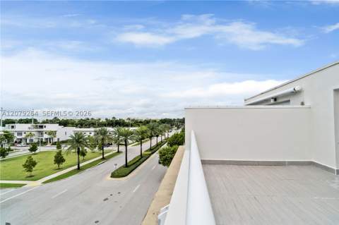 10517 NW 66th St, Doral FL - photo 15 of 42