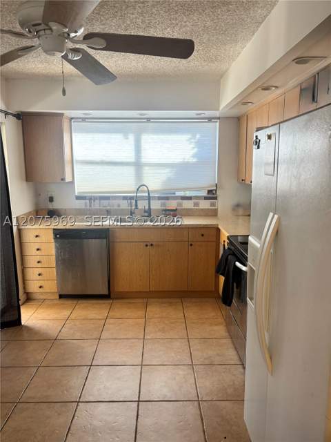 2249 SE 27th Dr 106-D, Homestead FL - photo 9 of 12