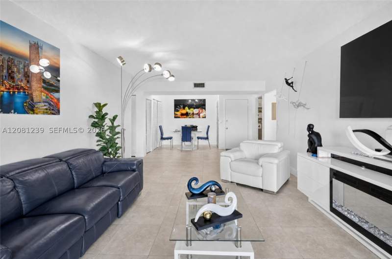 2 bedroom Condominium at 7787 SW 86th St E-409, Kings Creek So Condo, Miami — photo 2