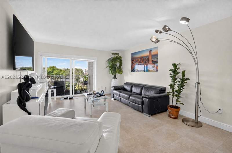 2 bedroom Condominium at 7787 SW 86th St E-409, Kings Creek So Condo, Miami — photo 4