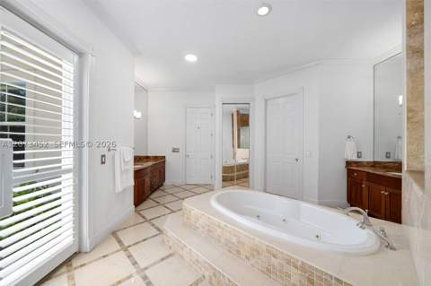 6235 Rolling Road Dr, Pinecrest FL - photo 12 of 20