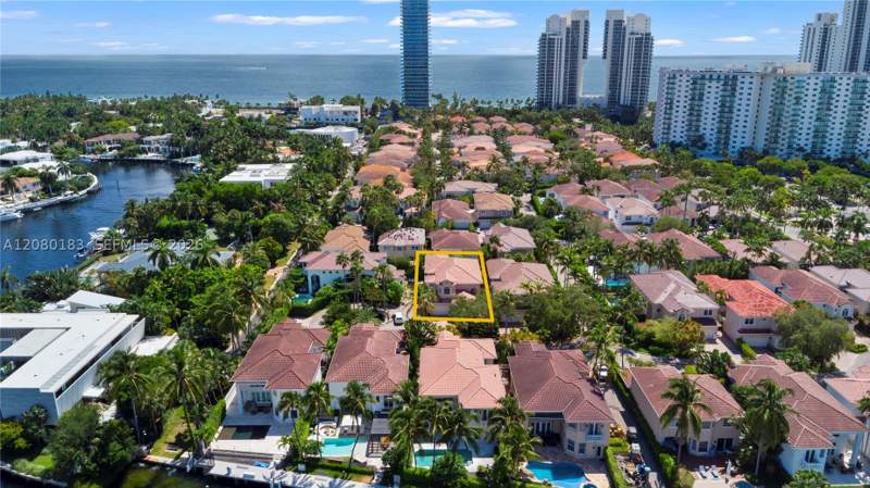 5 bedroom SingleFamilyResidence at 19473 38th Ct, Golden Gate Estates & Mar, Sunny Isles Beach — photo 2